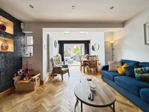 Lounge/Diner- click for photo gallery